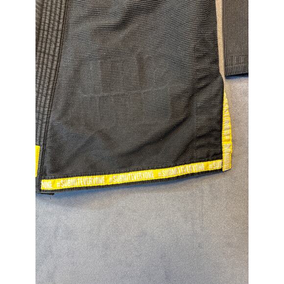 Submit Everyone Fuji jujutsu Gi Black with Yellow Accents, Size “W1” - Picture 4 of 12